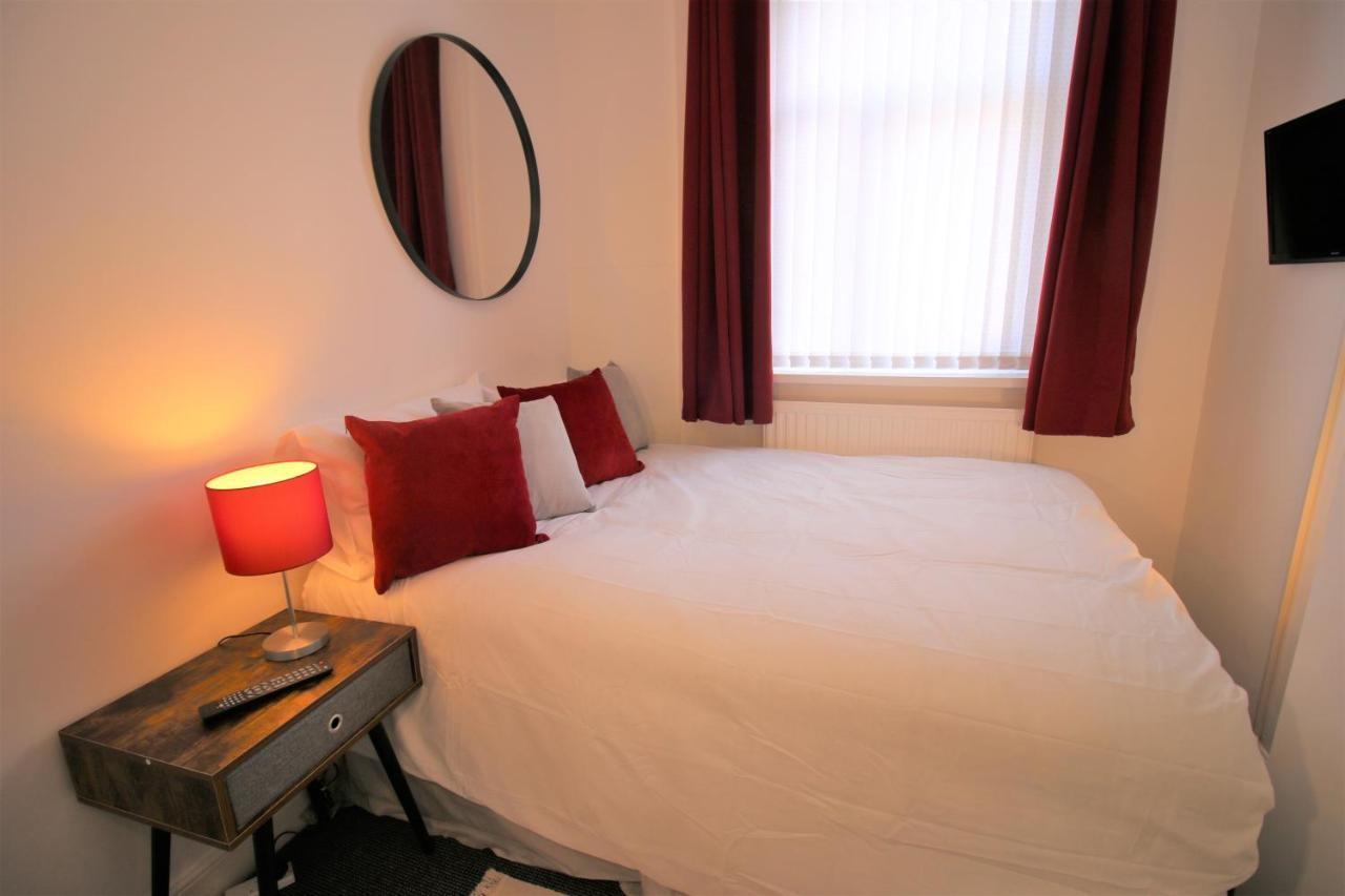 Three Bedroom Townhouse - Free Local Parking - By Property Promise كارديف المظهر الخارجي الصورة