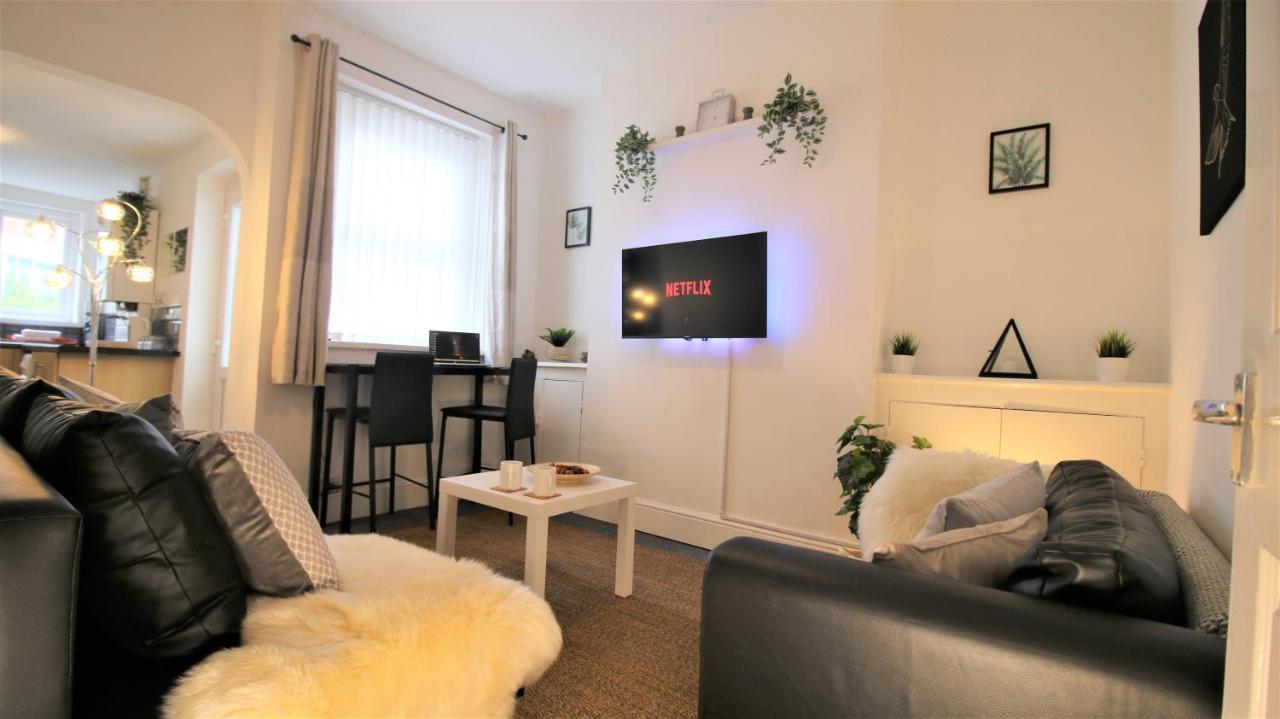 Three Bedroom Townhouse - Free Local Parking - By Property Promise كارديف المظهر الخارجي الصورة