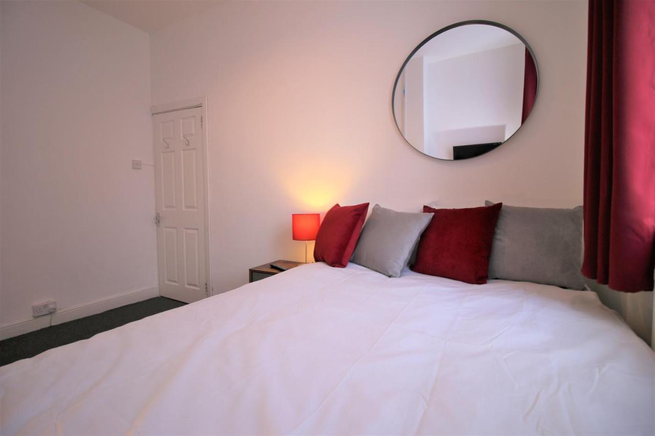 Three Bedroom Townhouse - Free Local Parking - By Property Promise كارديف المظهر الخارجي الصورة