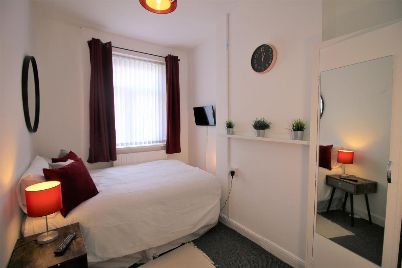 Three Bedroom Townhouse - Free Local Parking - By Property Promise كارديف المظهر الخارجي الصورة