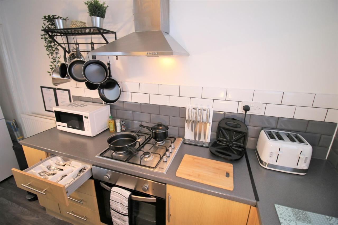 Three Bedroom Townhouse - Free Local Parking - By Property Promise كارديف المظهر الخارجي الصورة