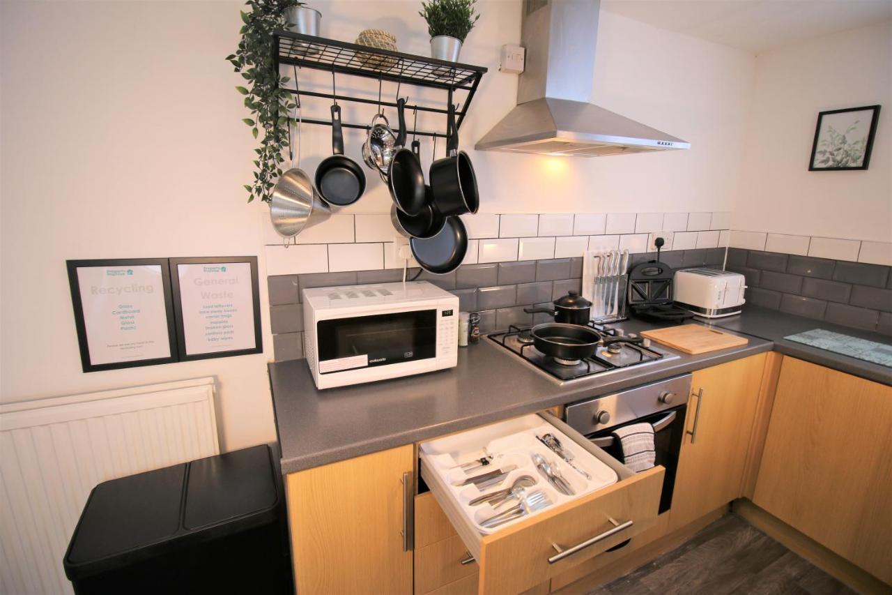 Three Bedroom Townhouse - Free Local Parking - By Property Promise كارديف المظهر الخارجي الصورة