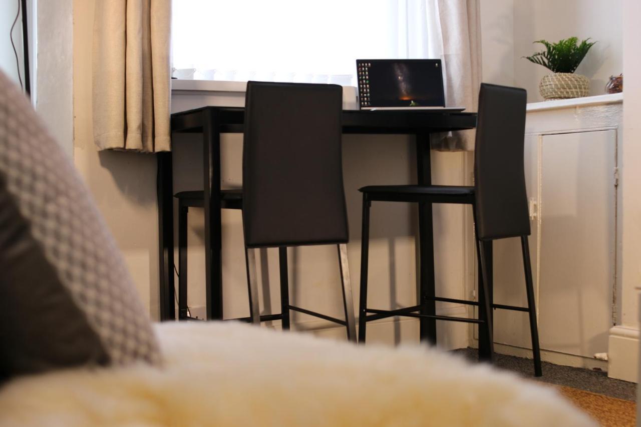 Three Bedroom Townhouse - Free Local Parking - By Property Promise كارديف المظهر الخارجي الصورة